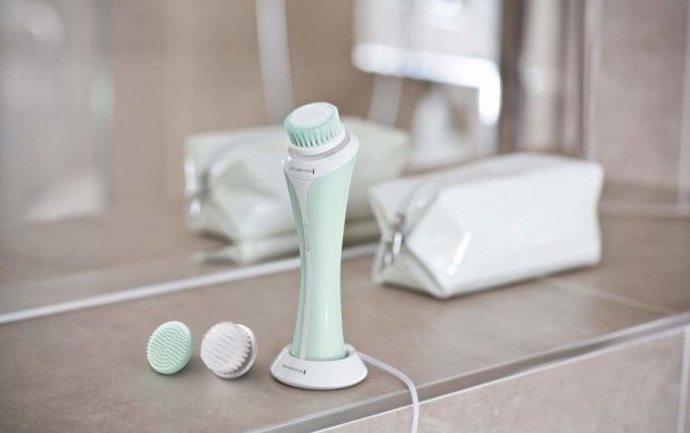 Nous testons pour vous la brosse visage Remington pour soigner sa peau
